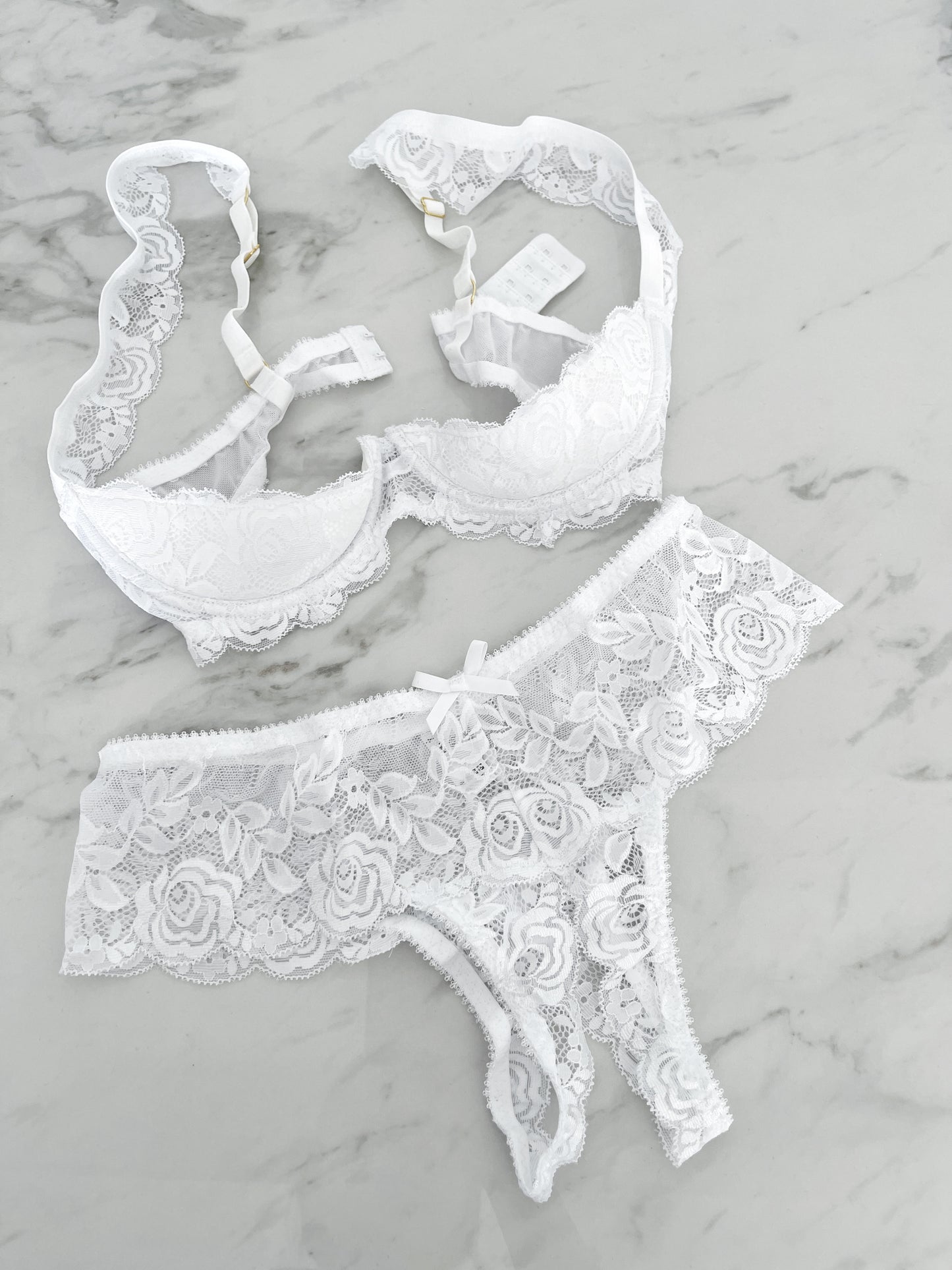Pure Desire White Lace Sponge Steel Support Exposed Breasts Bra and Mid-Waist No-Removal Panties Lingerie Set