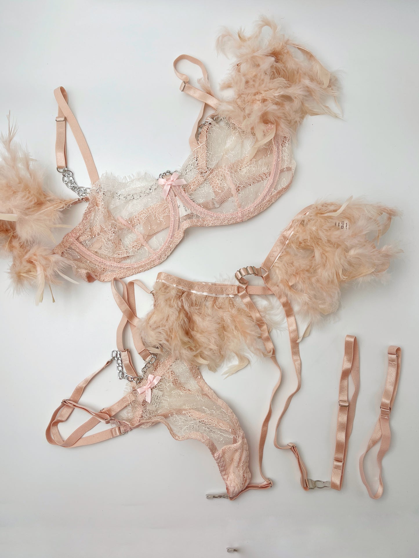 Feather Sheer Lace Patchwork Chain Sexy Slimming Lingerie Four-Piece Set Pink